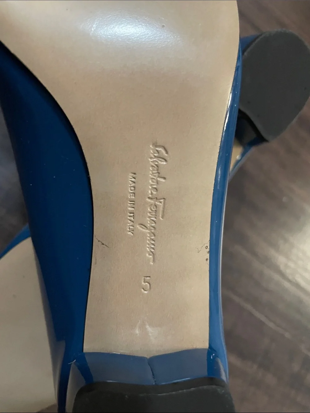 Salvatore Ferragamo Vara pump shoes blue 5D NWOT